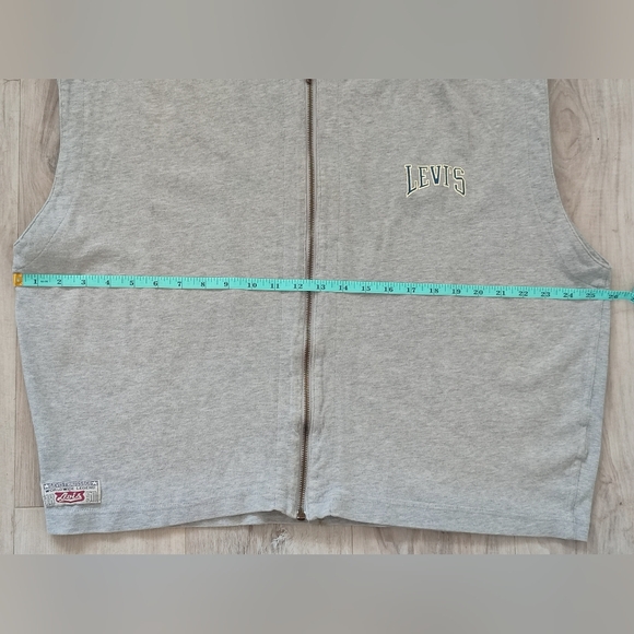 Levis sleeveless Sweater For men Size L - Picture 7 of 8